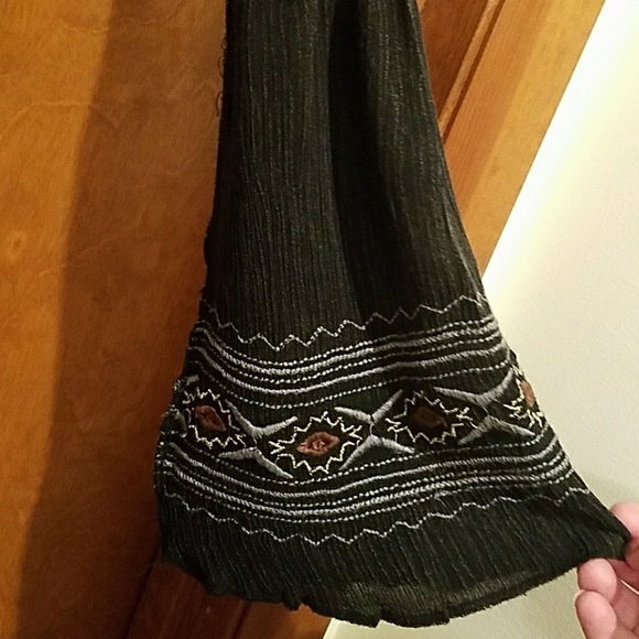 Ecote Long Bell Sleeve Embroidered Tunic Top - Picture 3 of 5